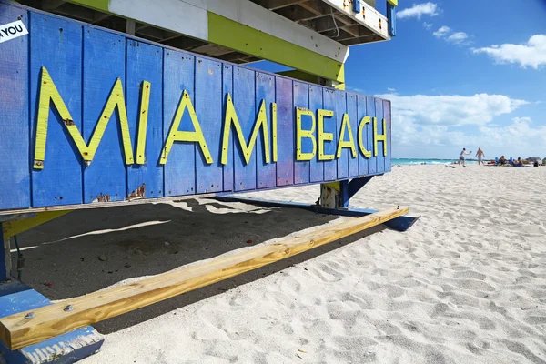 Miami Beach sign on lifeguard hut — Stock Photo, Image