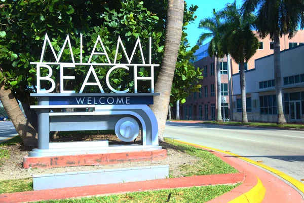 Vítejte v Miami Beach znamení kov — Stock fotografie