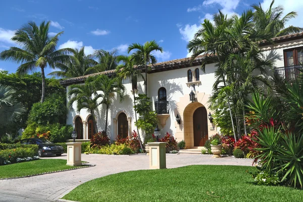 Wonderful mansion in Palm Beach — Stock Photo, Image