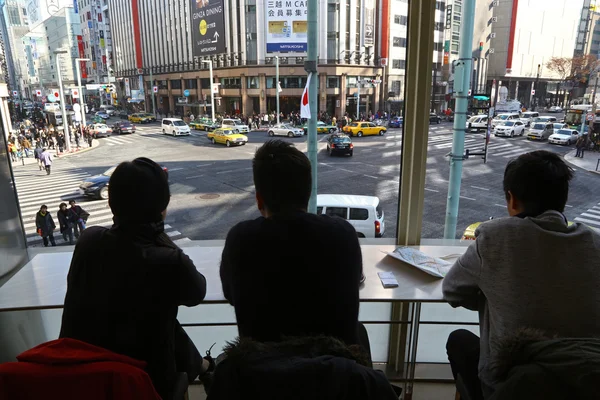 Intersection in Ginza district of Tokyo — Stockfoto