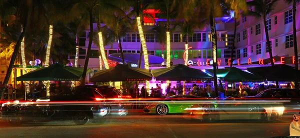 Kehidupan malam di Ocean Drive — Stok Foto