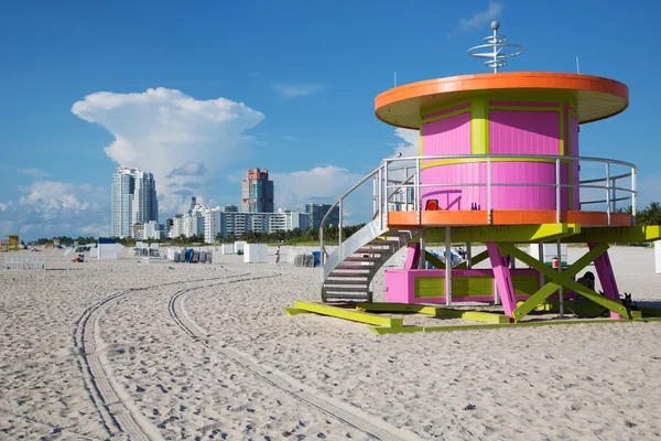 Extraña cabaña de salvavidas en Miami Beach — Foto de Stock