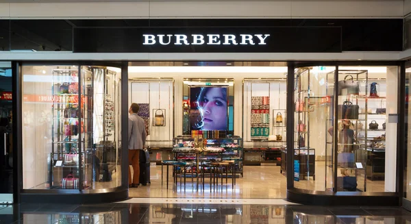 Burberry butik i Münchens flygplats — Stockfoto