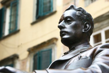 heykeli giacomo puccini