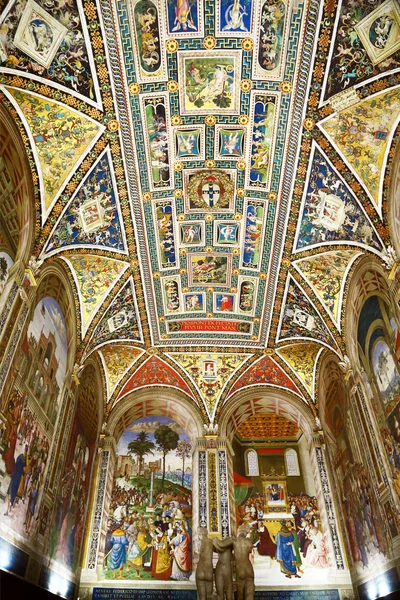 Teto da Biblioteca Piccolomini em Siena — Fotografia de Stock