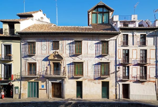 Gamla hus i Granada, Spanien — Stockfoto