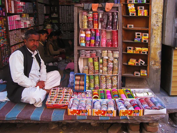 Verkäufer von Bändern in bikaner, indien — Stockfoto