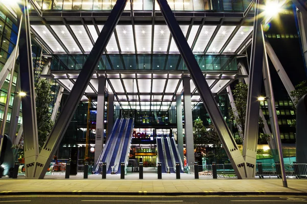 Edificio de oficinas en Londres — Foto de Stock