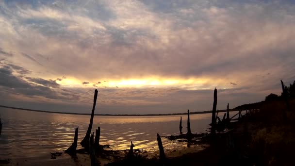 Amanhecer no lago — Vídeo de Stock