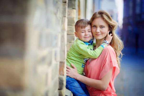 Madre y su hijo — Foto de Stock