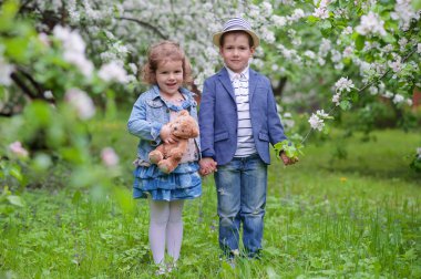 kız ve erkek kardeş