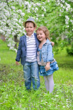 kız ve erkek kardeş