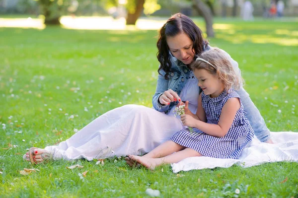 Mãe e filha — Fotografia de Stock