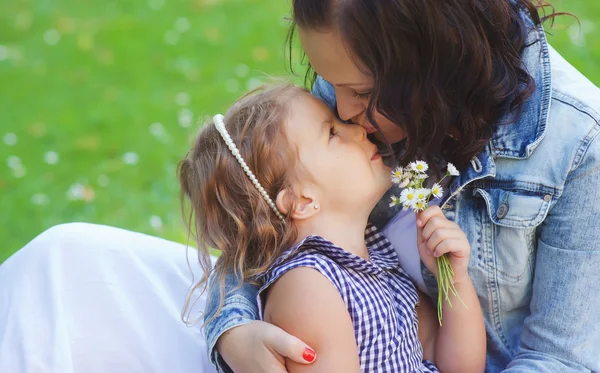 Mãe e filha — Fotografia de Stock