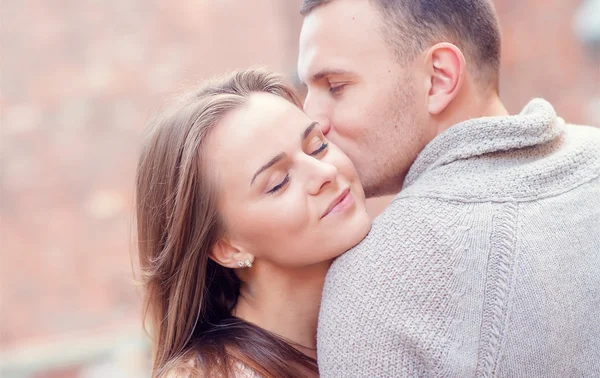 Lovely couple outdoor — Stock Photo, Image