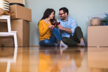 Yeni başlangıçların şerefine.