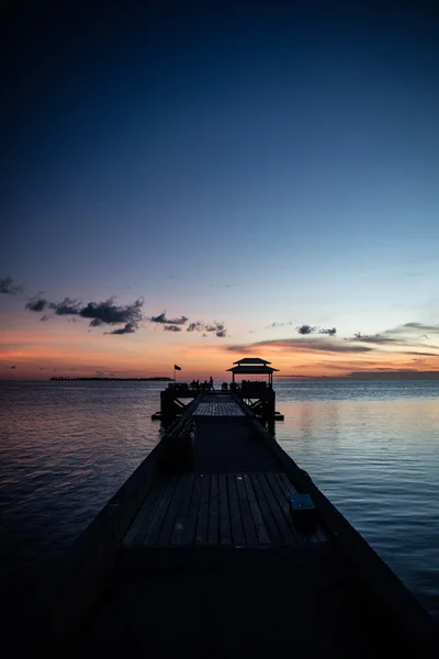 Molo al tramonto in Indonesia — Foto Stock