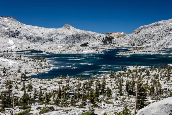 Lago Aloha em Desolation Wilderness — Fotografia de Stock