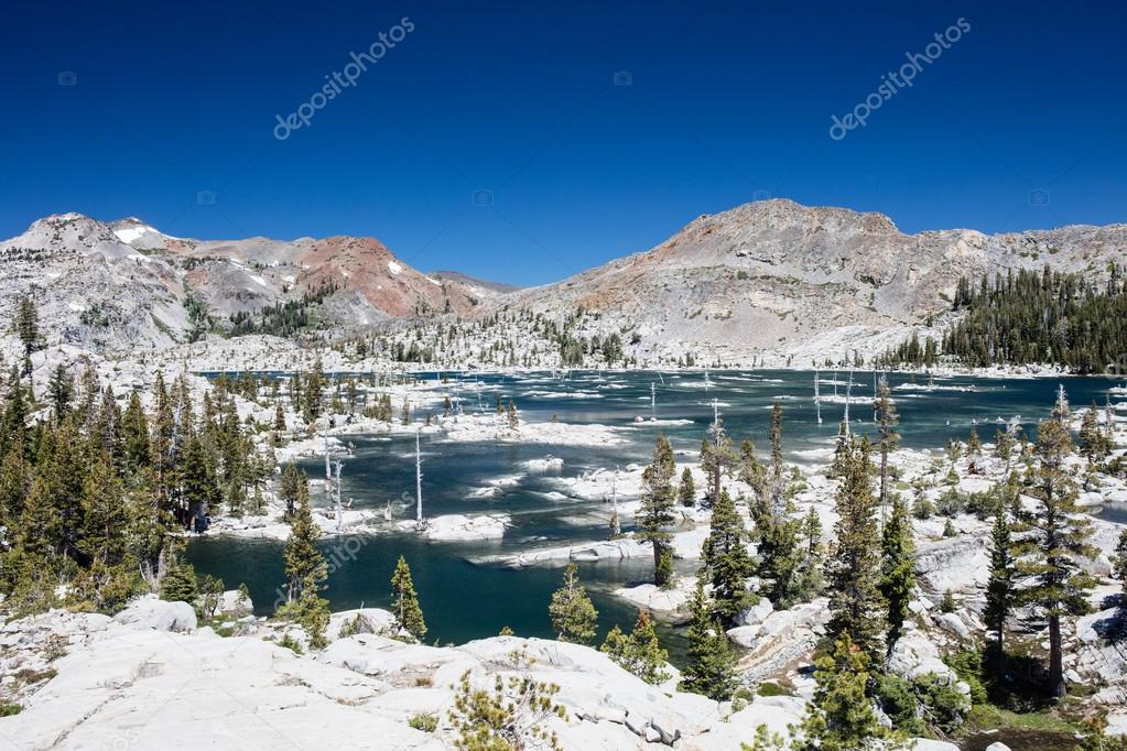 Mountain Lake in Desolation Wilderness — Stock Photo © ead72 116827066