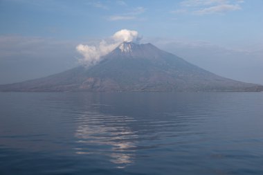 Küçük Sunda Adaları yaşayan yanardağ