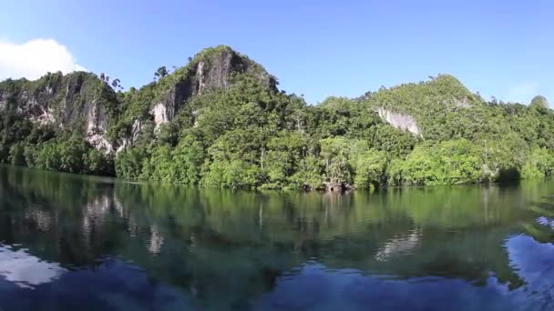 Rugged limestone islands — Stock Video