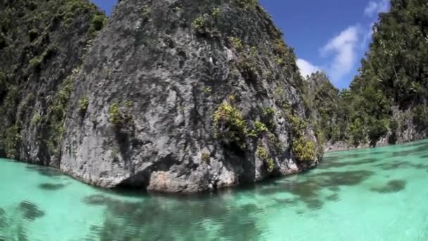 Rugged limestone islands — Stock Video