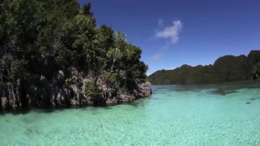 Temiz su ve Raja Ampat kireçtaşı Adaları