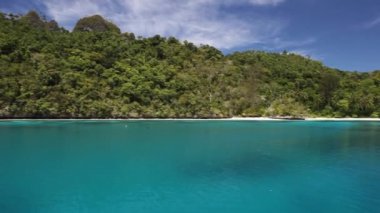 Tropikal lagün ve Raja Ampat Adası