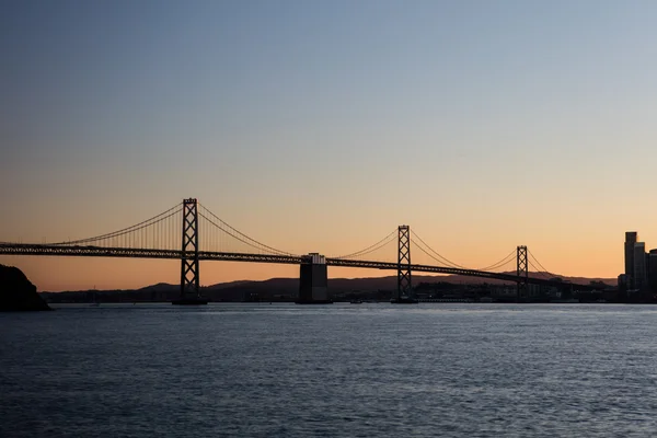 Puente de la Bahía Conectando San Francisco, Treasure Island y Oakland — Foto de Stock