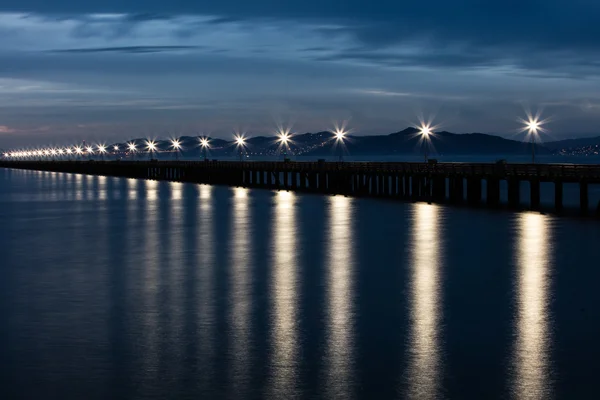 Molo nella baia di San Francisco di notte — Foto Stock