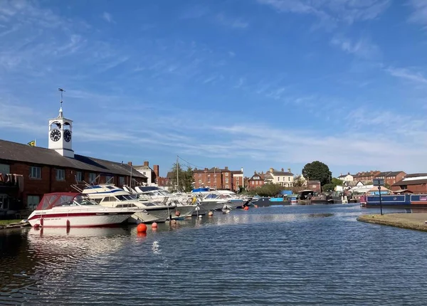 Yatlar, tekneler liman, eski limanlar.