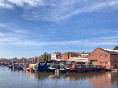 Tekneler liman, eski limanlar..