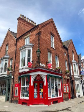 Lincoln, İngiltere, İngiltere. Eski Şehir 'in merkezindeki Kırmızı Postane binası..