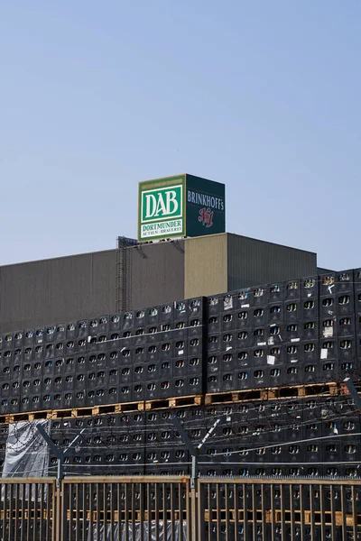 Dortmund, Almanya - 01 Nisan 2021: Dortmunder Aktien-Brauerei DAB Dortmund 'da ünlü bir binadır..