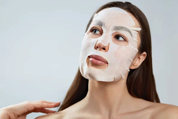 Soins Visage Soins Beauté Femme Avec Masque Hydratant Tissu Procédure — Photo