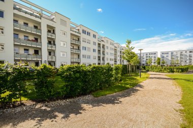 Apartman şehrin - yeni modern konut cephe düşük enerji ile standart evler