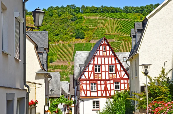 Moselle Valley Germany: Timbered house in Puenderich — Stock Photo, Image