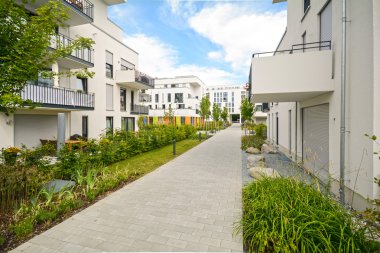Açık hava tesisleri, yeni düşük enerjili evlerin dış cephe ile modern konut