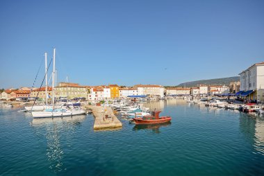 Eski kasaba Cres, Adriyatik Denizi, Cres Adası, Hırvatistan Avrupa ile liman