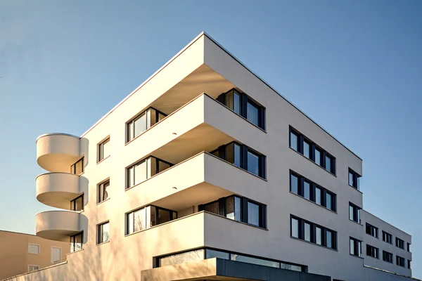 Moderner Wohnungsbau in der Stadt - urbaner Wohnungsbau — Stockfoto