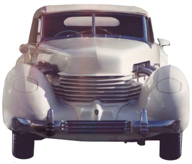 1940 Cord 812 üstü açılır arabasının şık bir stili ve güçlü bir Lycoming V8 motoru vardı..