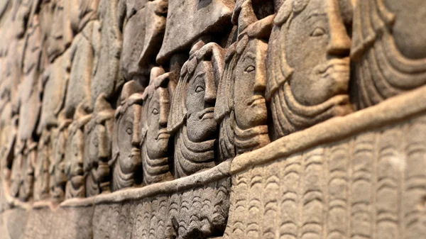 Kamienne twarze Khmer armii — Zdjęcie stockowe