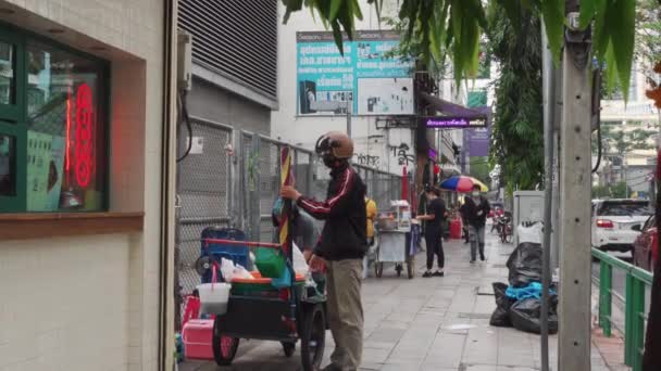 Bangkok Thailand February 2021 Street Vendor Footpath Bangkok — Stock Video