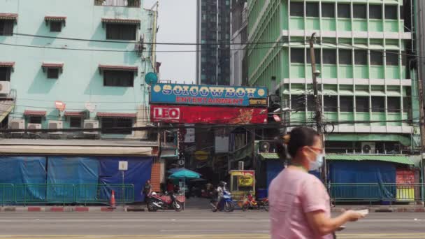 Bangkok Thailand Februari 2021 Soi Cowboy Asoke Road Overdag — Stockvideo