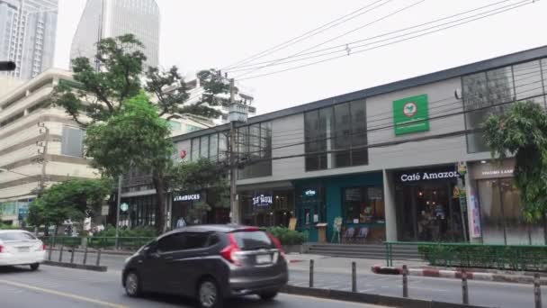 2021年2月17日 泰国曼谷 曼谷Asoke Road的交通 — 图库视频影像