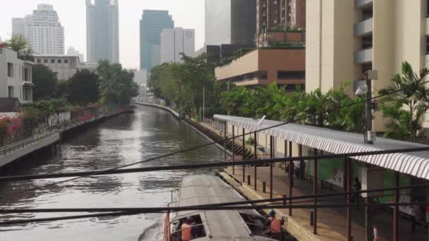 Bangkok Таїланд Лютого 2021 Boat Asoke Pier Бангкоку — стокове відео