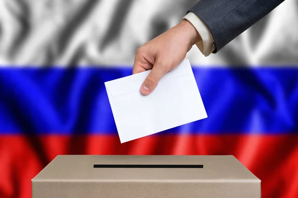 Election en Russie - voter à l'urne — Photo