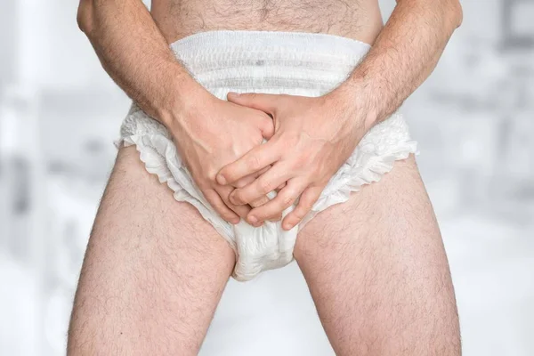 Man Bär Inkontinens Blöja Urininkontinens Koncept — Stockfoto