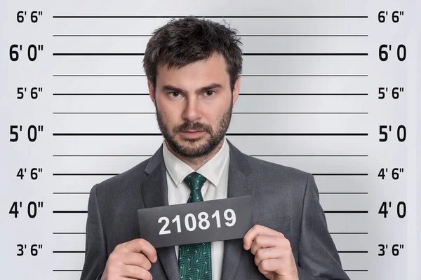 Mugshot Van Een Man Pak Het Politiebureau Gevangene Identificatie Concept — Stockfoto