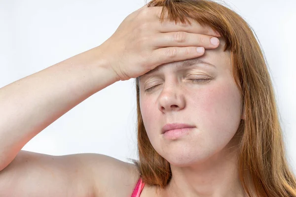 Mujer Con Dolor Cabeza Migraña Sostiene Dolor Frente Concepto Dolor — Foto de Stock